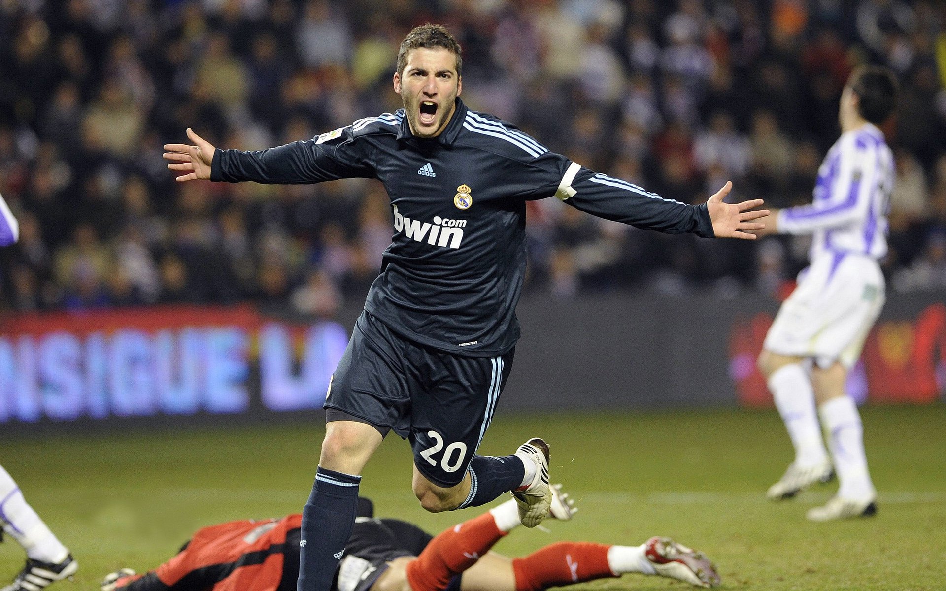 世界杯激动人心：每场比赛都精彩绝伦！，世界杯精彩瞬间